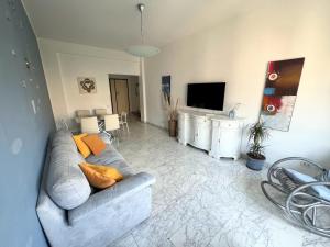 Home Bernadette