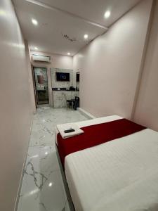 Classy Comfort Hotel Malad East