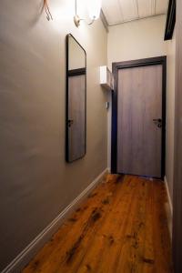 Mercan Apartments Balat - Mirror Niche Room
