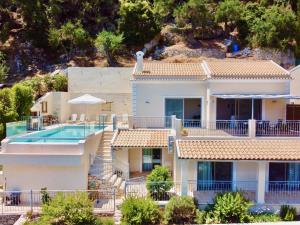 Kalami Beach Luxury Villa with heatable private pool by DadoVillas