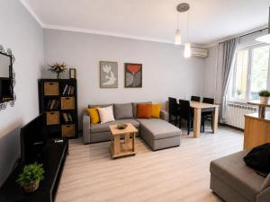 Dorcol Apartment 1Walk to Knez Sleeps 4