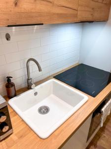 Scandi Apartment with free parking