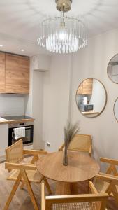 Scandi Apartment with free parking