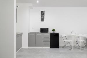 Eleganckie i Stylowe Studio z Balkonem w Sosnowcu by Noclegi Renters