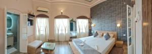 Shiva Ganges View Guest House