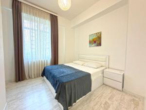 Central Apartment In Tbilisi III