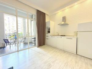 Central Apartment In Tbilisi III