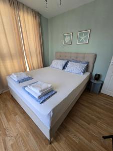 SUNNY SEA DREAMS Apartment