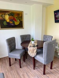 La Familia Apartamento Entero de 3 habitaciones con su baño en Samaná