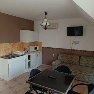 S48 Apartmanház Siófok