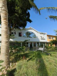Hospedaje Los Cocos Talara! habitaciones con aire acondicionado máximo confort