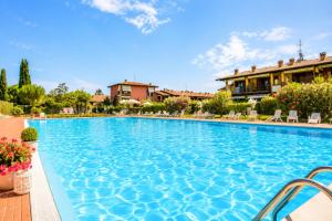 Residence The Fisher Bay with Pool