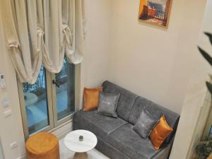 Fleeville Zhan Apartment 5