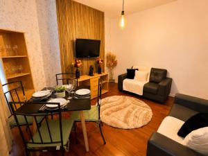 Room 2 Shared House 10 min from Center