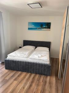 Spacious 3-Bedroom Apartment in the Historic Old Town Parking