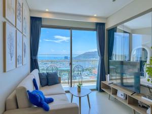 Yuri - The Song Seaview Luxury Apartment