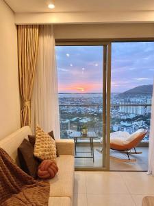 Yuri - The Song Seaview Luxury Apartment