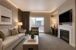 Family Suite at Platinum Hotel Balcony STRIP and Pool View