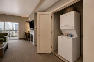 Family Suite at Platinum Hotel Balcony STRIP and Pool View