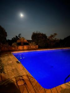 Le Belvedere, family home with pool, panoramic view