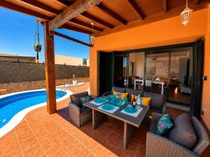 Dar Nur villa Ideal for Families, Couples, and digital Nomads with Private Pool BBQ Solarium