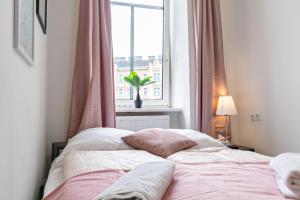 Cozy Budget Friendly Rooms Near Danube & 15 Mins to Vienna Center