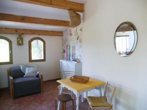 Maison de charme avec terrasse au cœur de la Provence