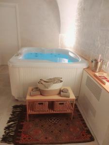 Suite Pietra Chiara Ostuni - Jacuzzi & Relax