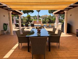 Luxury Villa near Vila Sol Golf Resort - Pool & Garden