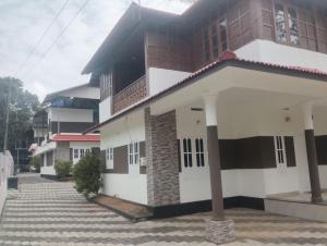 Taarzans Paradise Inn