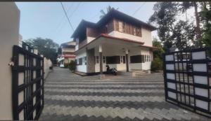 Taarzans Paradise Inn