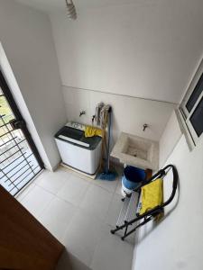 2BR Apt Near HOMS Airport w Parking w WiFi