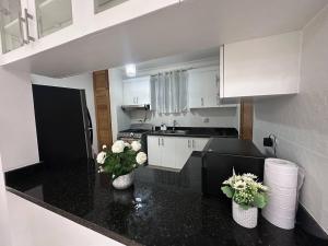 2BR Apt Near HOMS Airport w Parking w WiFi