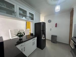 2BR Apt Near HOMS Airport w Parking w WiFi