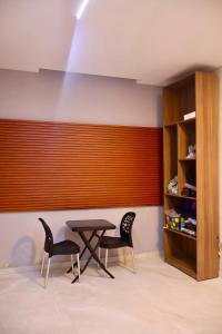 Espaço inteiro apartamento com escritório