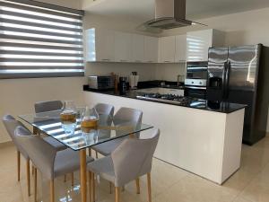 Front Beach Luxury Condo in Camino al Mar