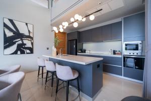 Luxury Royale Bangtao Pool Villa with maid