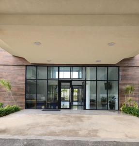 City View Luxe Condo