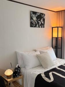 Sinnonhyeon Station 3-minute walk, Gangnam Plastic Surgery Hospital, ideal for shopping, airport bus, washer and dryer, 2BR, free luggage storage