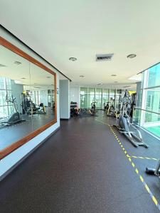 Suite con balcón vista al río en Puerto Santa Ana RF1-304