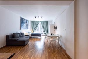 Brand new studio apartment #50 FREE PARKING close to center