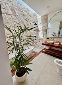 Villa w Private Pool & Rooftop Sunset Vistas