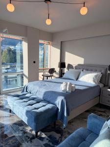 Sky Loft Port