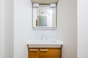 Nihonbashi area 5minute walk to Namba 4 minutes to Ebisucho Station 127 for rent 4 bedrooms 2 baths 2 toilets