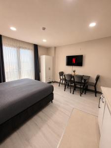Pera l DEast Signature Suites