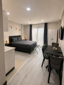 Pera l DEast Signature Suites