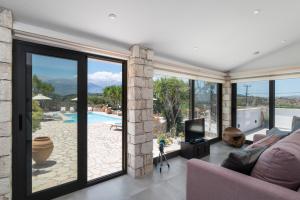 Villa Topos in Vamos - BY APOKORONAS VILLAS