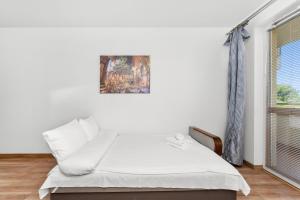 Tauron Arena Cosy Apartment by BookingHost