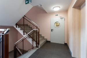 Tauron Arena Cosy Apartment by BookingHost
