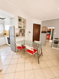 Locate Zografou APT with Balcony & Private Parking